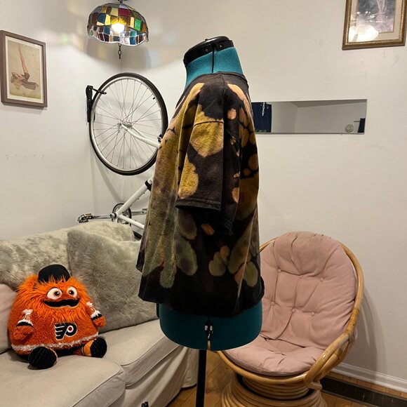 Handmade Bleach Dye Butterfly Festival Crop Top - Picture 2 of 7